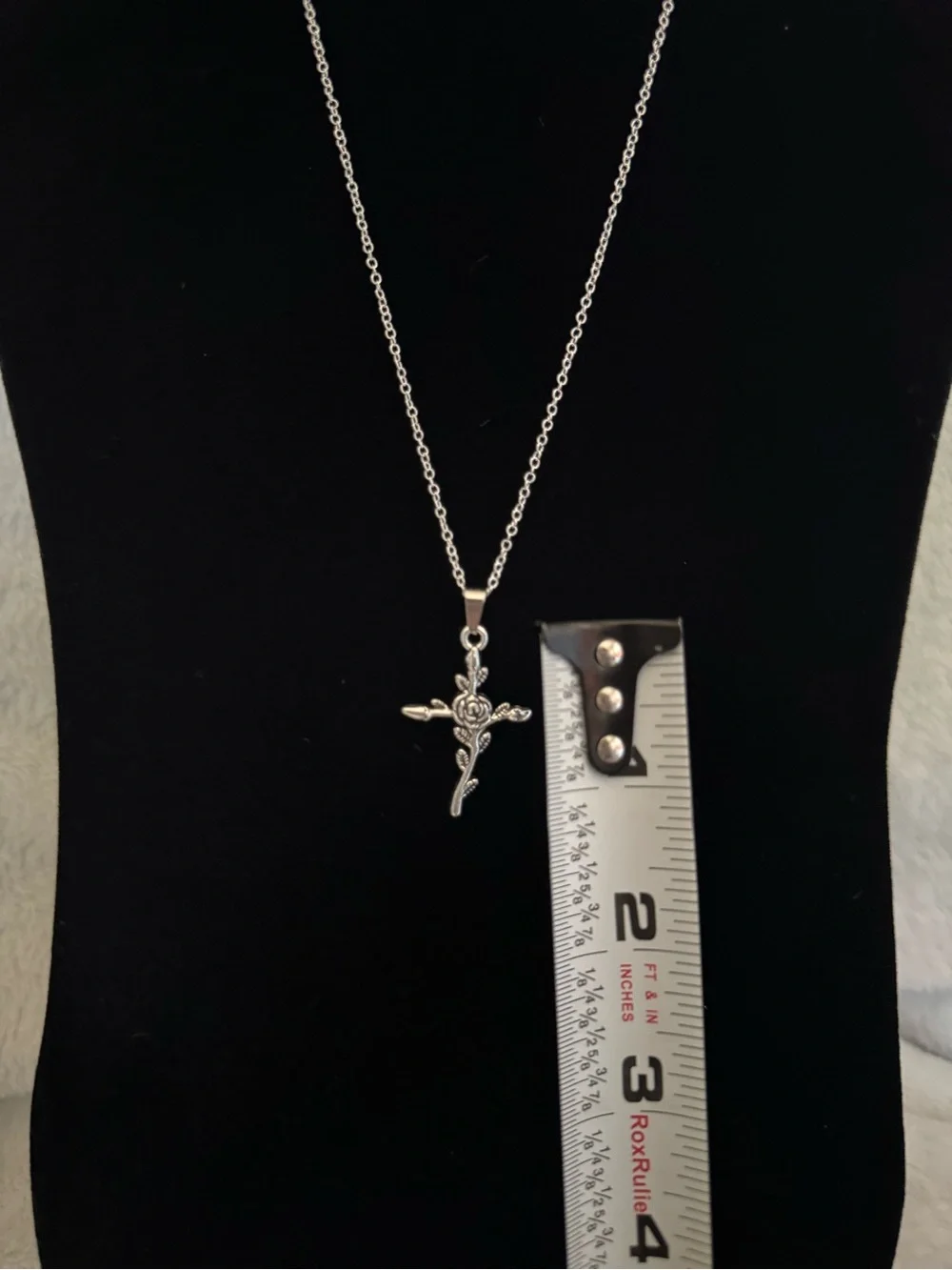 Silver Cross Pendant Necklace - Elegant Women’s Jewelry